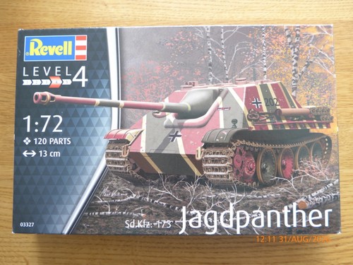 Revell 03327 sdkfz 173 - 1:72,